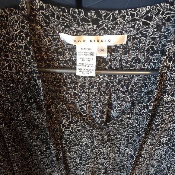 MAX STUDIO black/white printed blouse size medium - Picture 9 of 12
